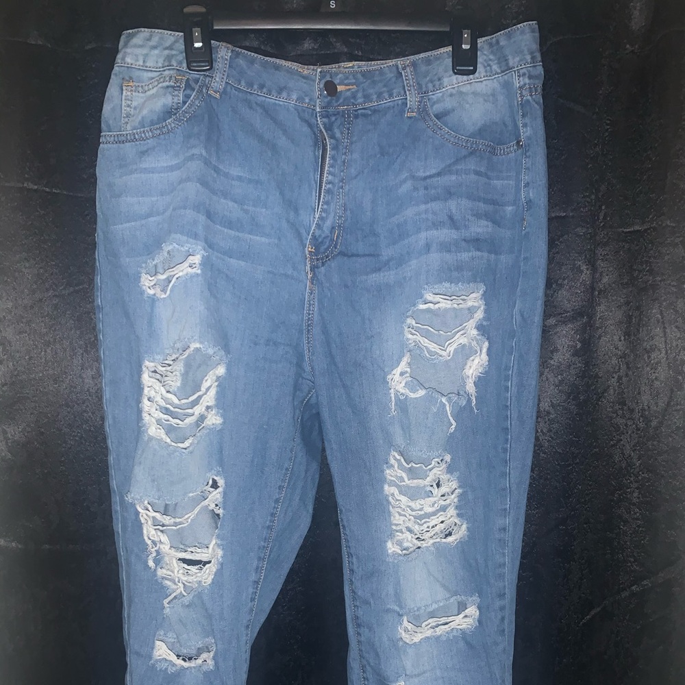 Fashion nova ripped jeans